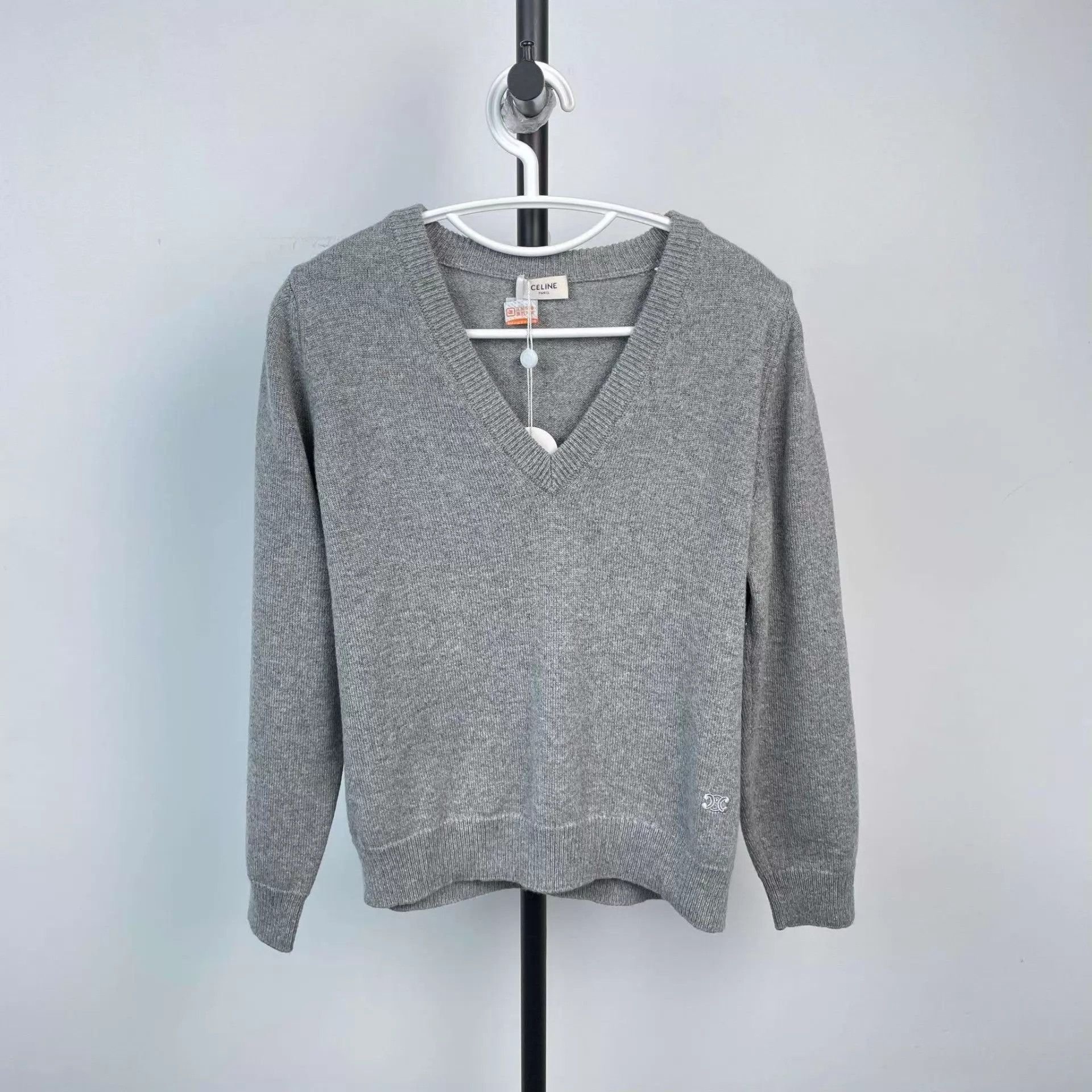 Celine Celine V-neck Pullover Knit Sweater S 97 New Size S / US 4 / IT 40 - 1 Thumbnail