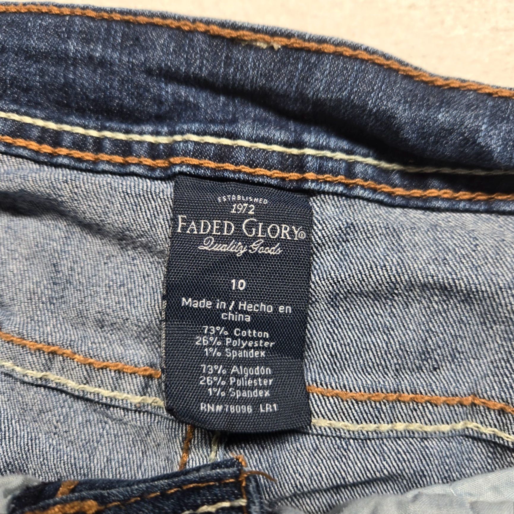 Faded Glory Faded Glory Denim Shorts Dark Wash Jorts 5-Pocket 10 Adult Women's Blue Regular Rise High Waist Stretch Pockets Belt Loops 11.5 Inseam Casual Jeans Size 32" / US 10 / IT 46 - 2 Thumbnail