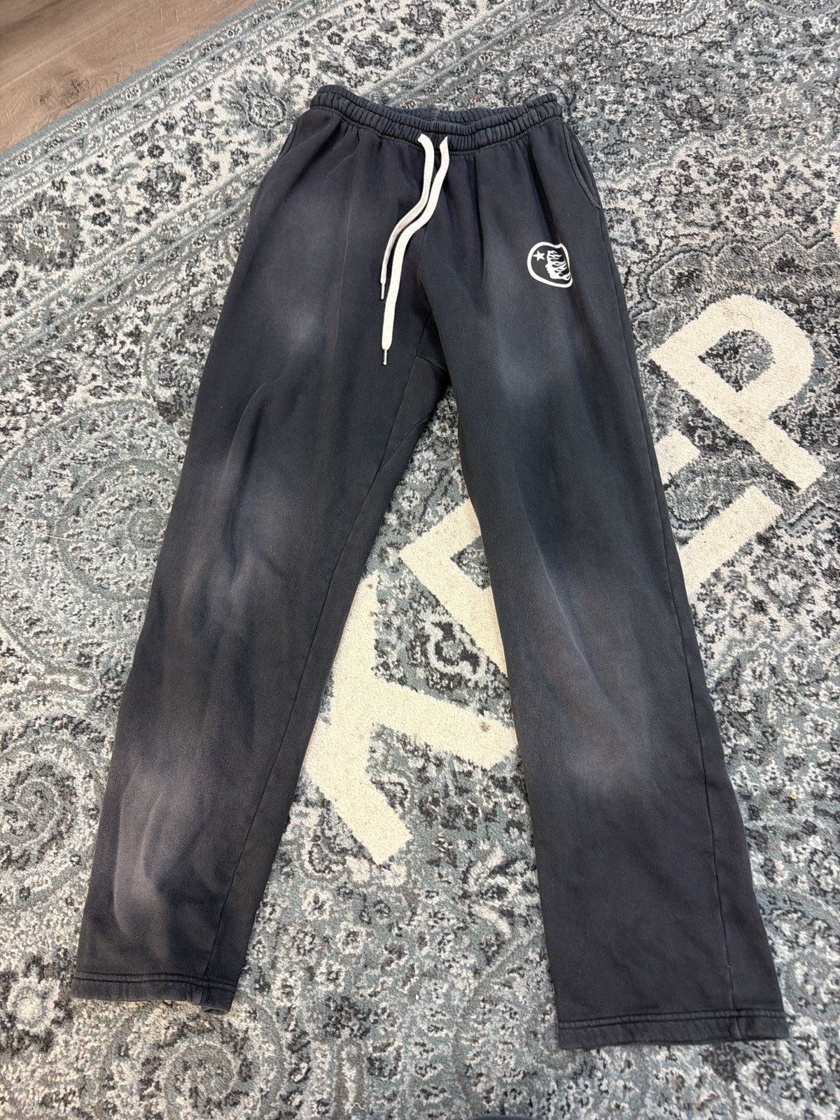 HELLSTAR Hellstar uniform logo sweatpants black Size US 34 / EU 50 - 1 Thumbnail