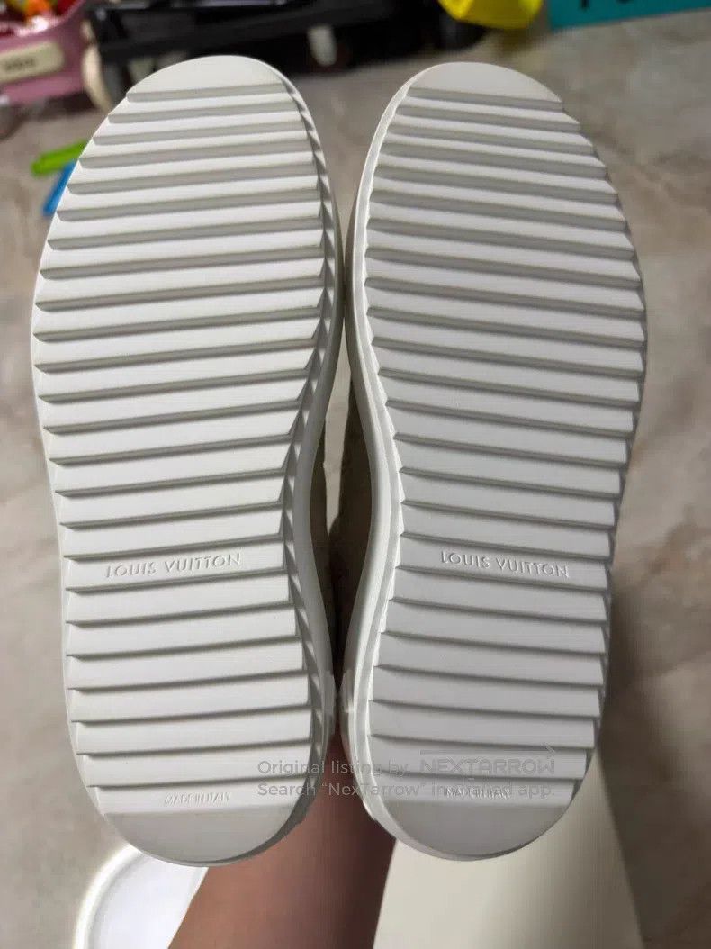Louis Vuitton Louis Vuitton Nude pink suede reading shoes Size US 5.5 / IT 35.5 - 4 Thumbnail