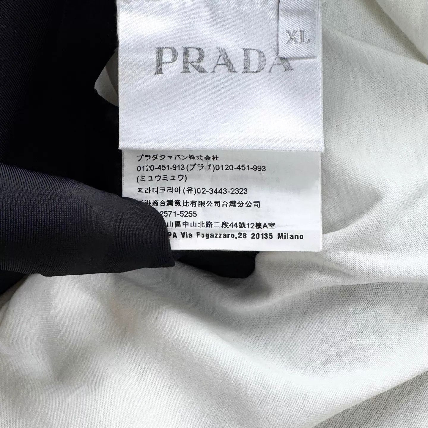 Prada Prada White Triangle Logo Short Sleeve T-Shirt XL Unisex Size XL / US 12-14 / IT 48-50 - 4 Thumbnail