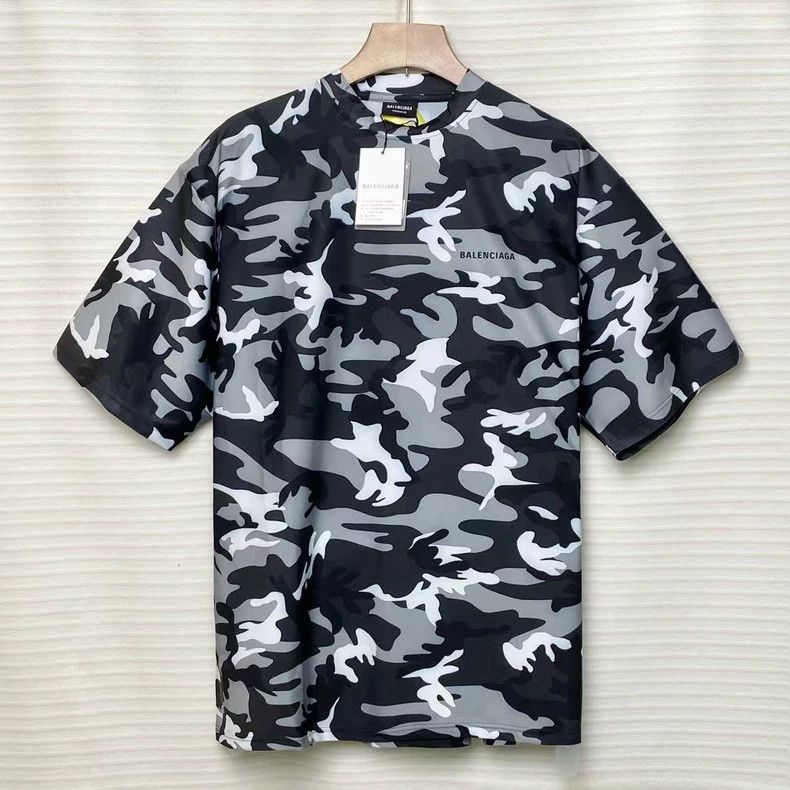 Balenciaga Balenciaga Camouflage print round-neck short-sleeve T-shir Size US L / EU 52-54 / 3 - 1 Thumbnail