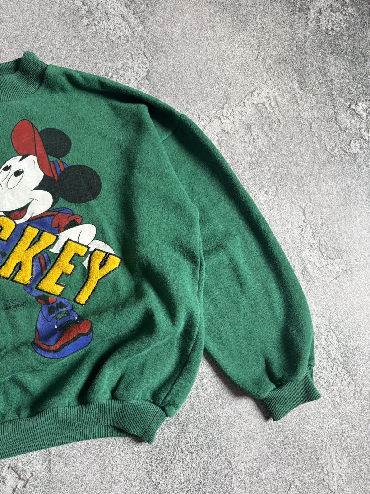 Disney AMERICANWEAR Disney vintage retro MICKEY sweatshirt jumper Size US M / EU 48-50 / 2 - 6 Thumbnail