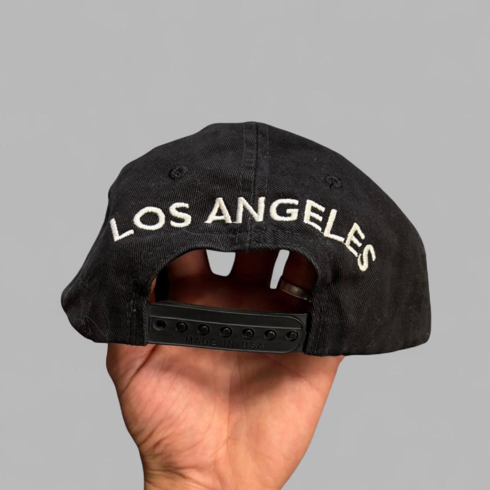 Vintage Vintage LA Looney Tunes Hat Size ONE SIZE - 4 Thumbnail