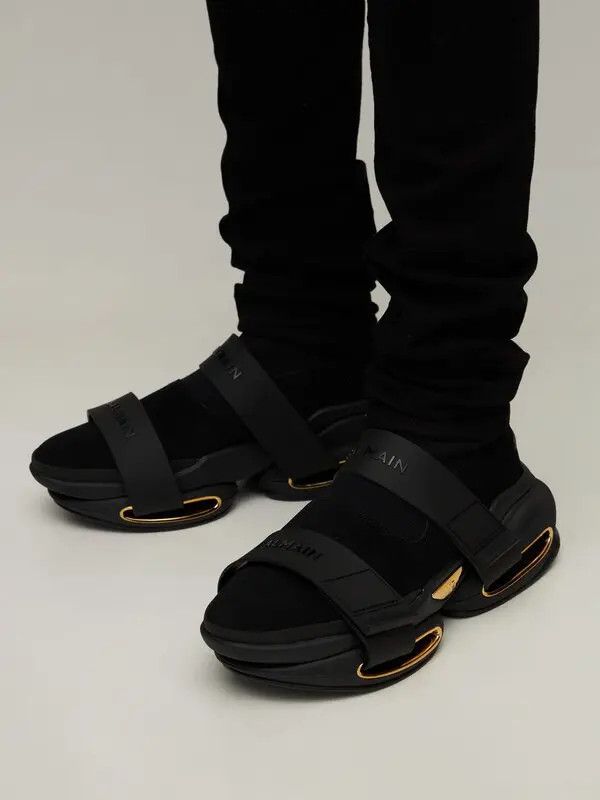 o1w1db10624 Sneakers in Black