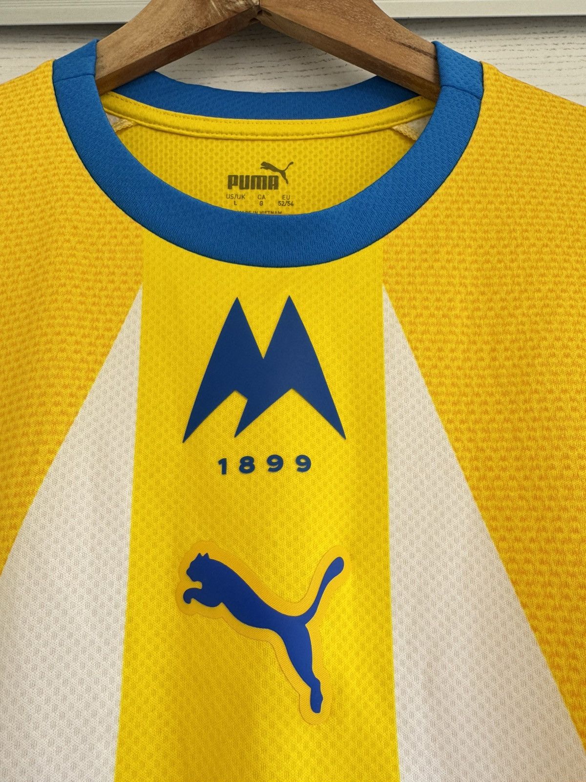 Puma Torquay United 2023-2024 Home Soccer Jersey Football Shirt Size US L / EU 52-54 / 3 - 6 Thumbnail