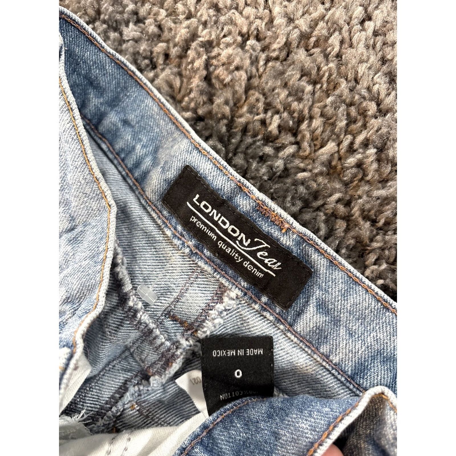 Vintage VINTAGE London Jeans Flare Jeans Womens 28x32 Button Fly Low Rise Light Wash 90s London Womens Jeans Size 28" / US 6 / IT 42 - 6 Thumbnail