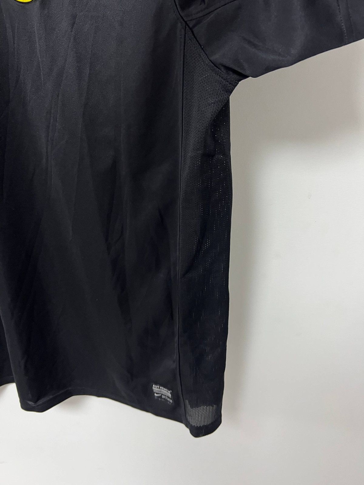 Nike Vintage Young Boys 2010/2011 Jersey Football Shirt Nike XXL Size US XXL / EU 58 / 5 - 14 Thumbnail