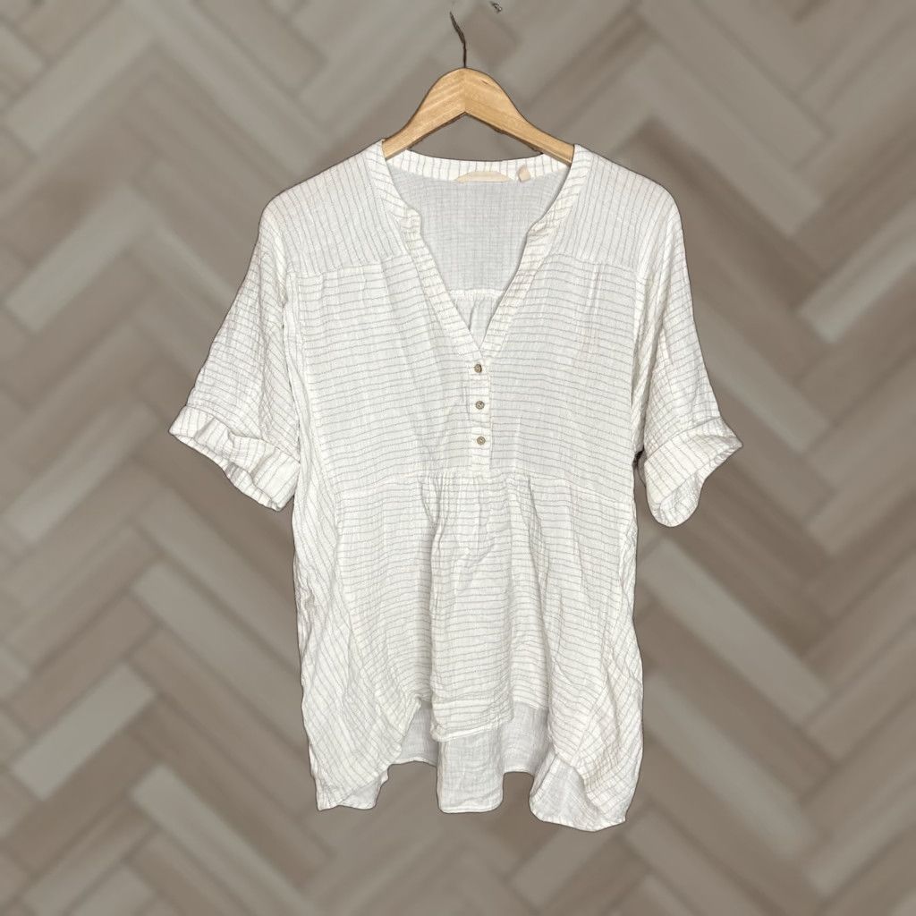 Soft Surroundings Soft Surroundings Womens White Striped 1/2 Sleeve Henley Size Large Rayon T-Shirt Womens Large White Henley 1/2 Sleeve Basic Vintage not applicable Size L / US 10 / IT 46 - 1 Thumbnail