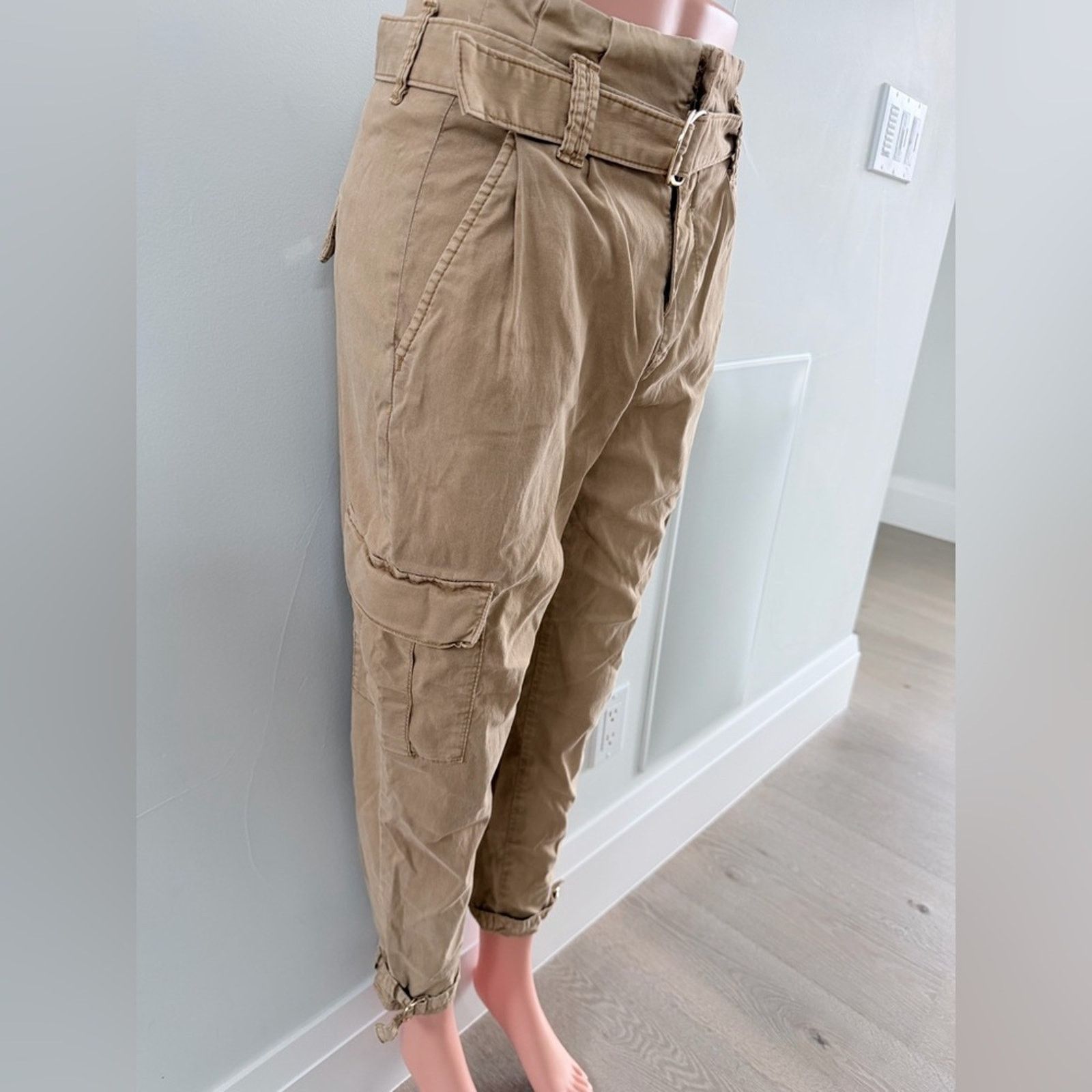 White House Black Market WHBM Extra High Rise Pret Tan Cargo Tapered Ankle Pants. Size 25" / US 0 / IT 36 - 7 Thumbnail