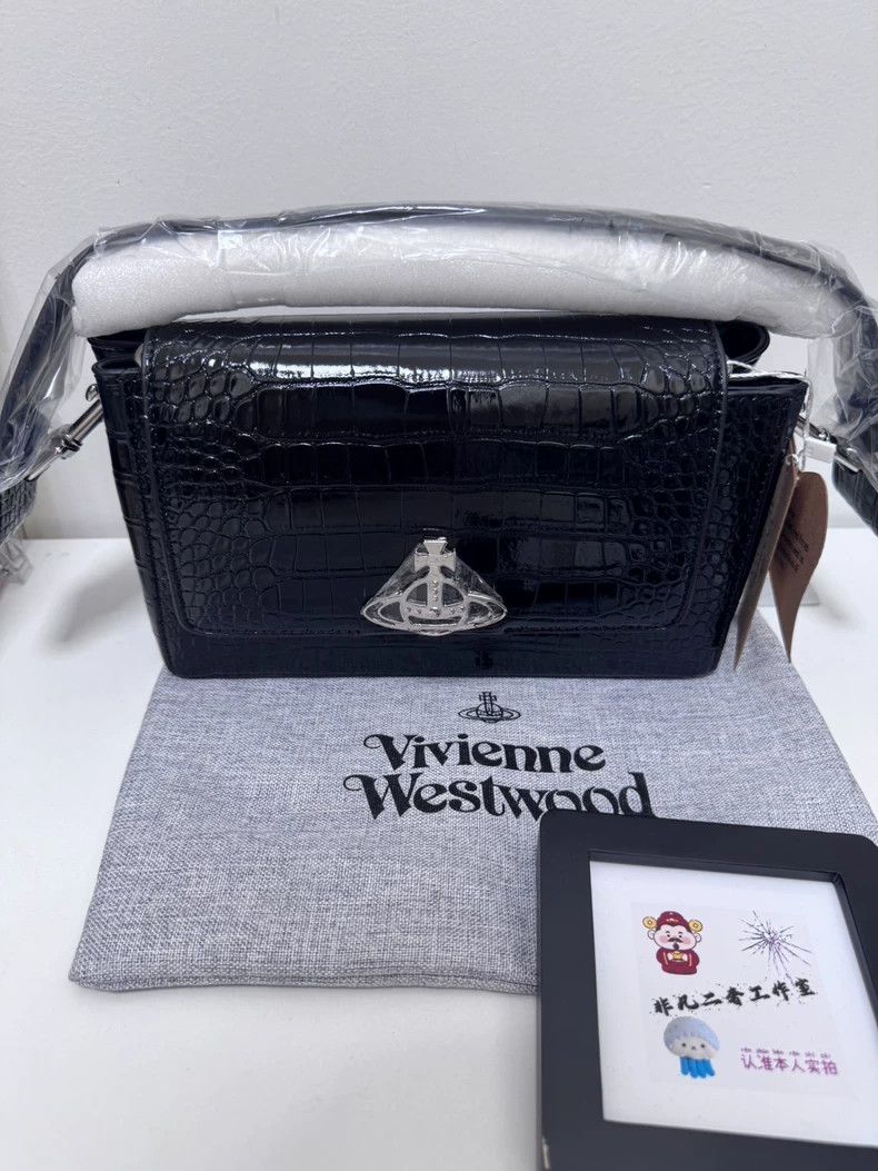 Vivienne Westwood Vivienne Westwood size os Black Crocodile Pattern Shoulder Size ONE SIZE - 1 Thumbnail