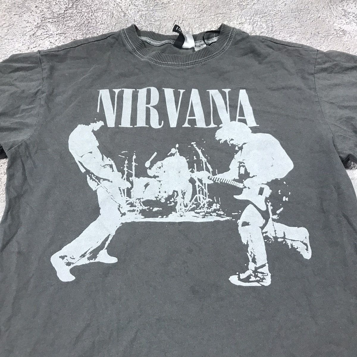 Vintage Vintage 90s Nirvana Sun Faded Graphic Tee Grunge Wide Leg XS Size XS / US 0-2 / IT 36-38 - 2 Thumbnail