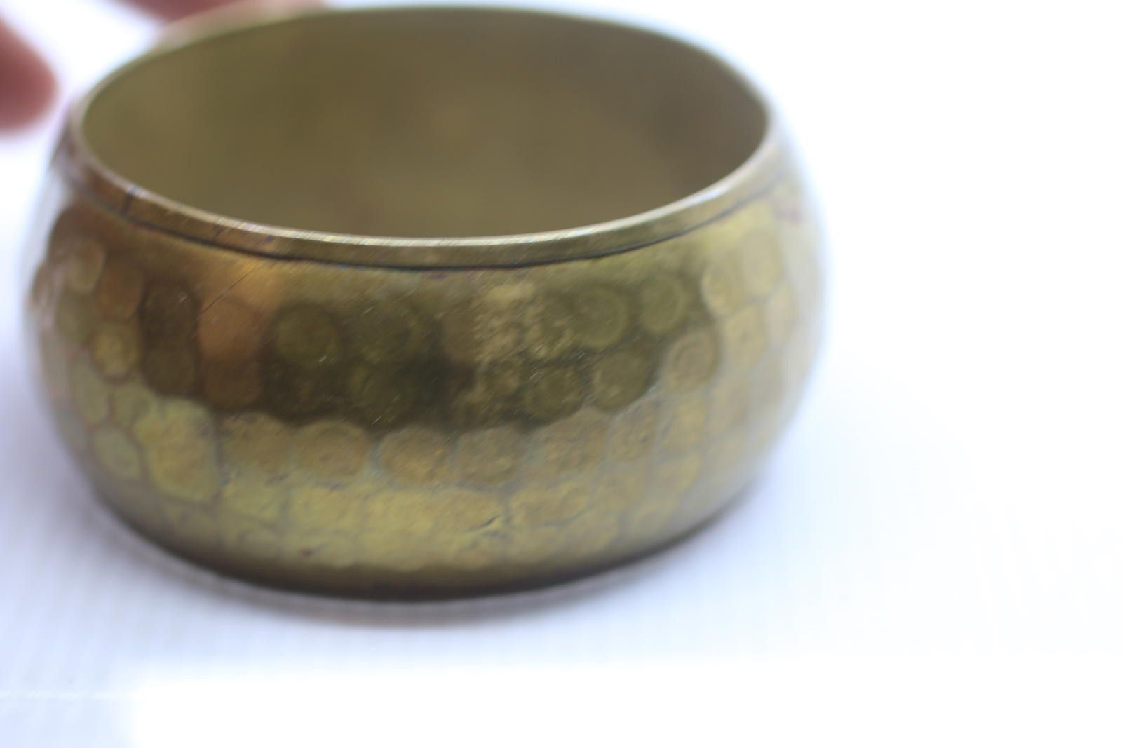 The Unbranded Brand Vintage Wide Hammered Brass Bangle Bracelet Boho Jewelwey Size ONE SIZE - 4 Thumbnail