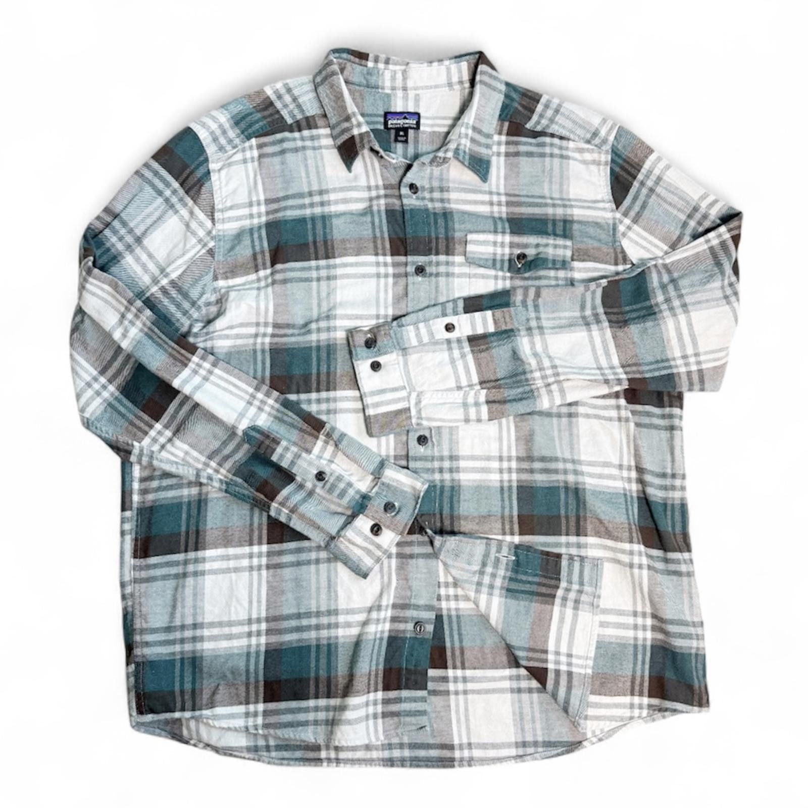Patagonia Patagonia Men's Casual Plaid Button-Up Shirt Size XL Size US XL / EU 56 / 4 - 1 Thumbnail