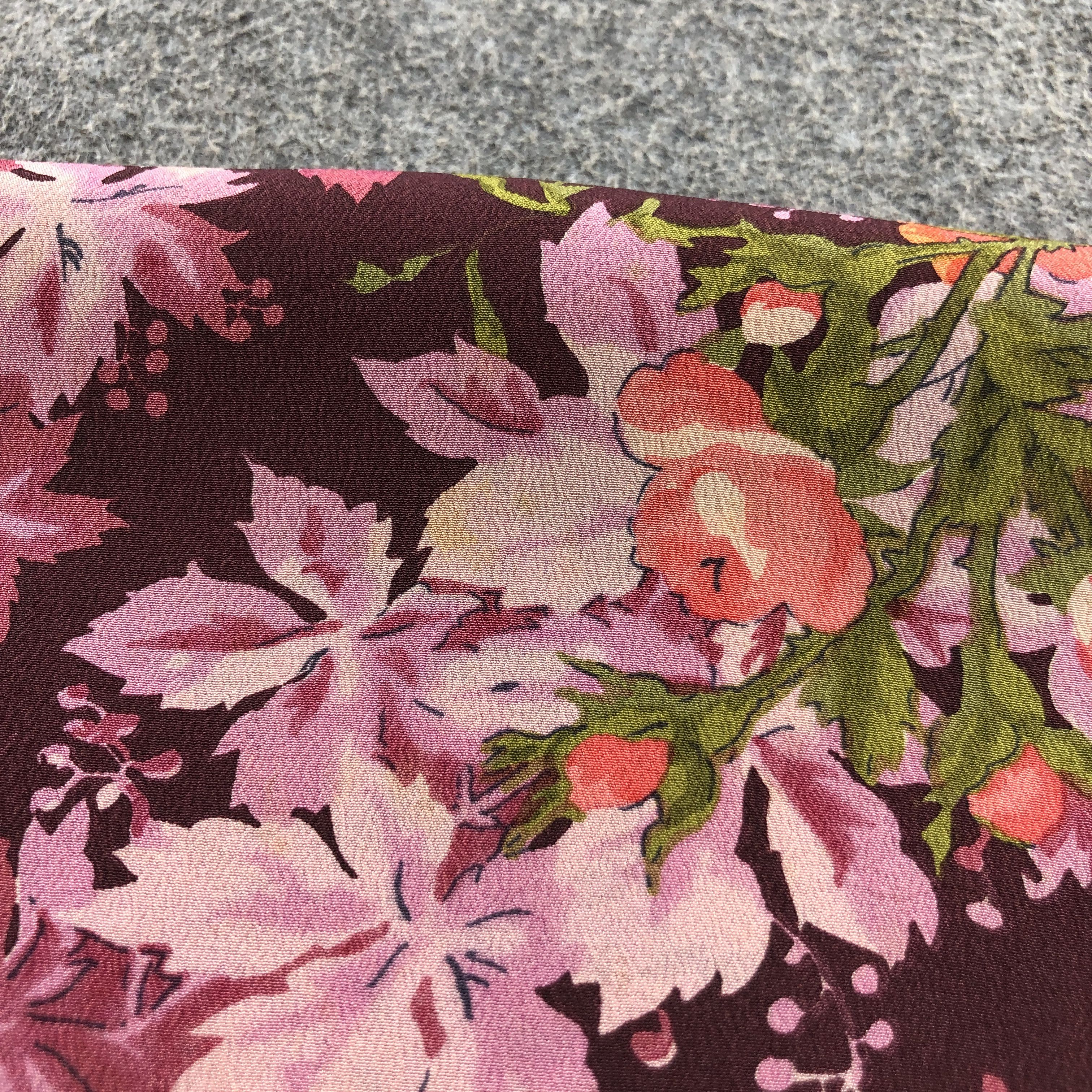 Vintage Sure Flag Floral Hand Rolled Silk Scarf M1219 Size ONE SIZE - 6 Thumbnail