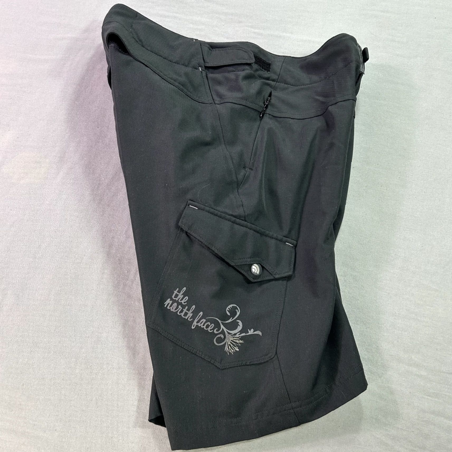The North Face The North Face Cycling Shorts Womens Small Black Adjustable Padded Liner Nylon Size 28" / US 6 / IT 42 - 2 Thumbnail