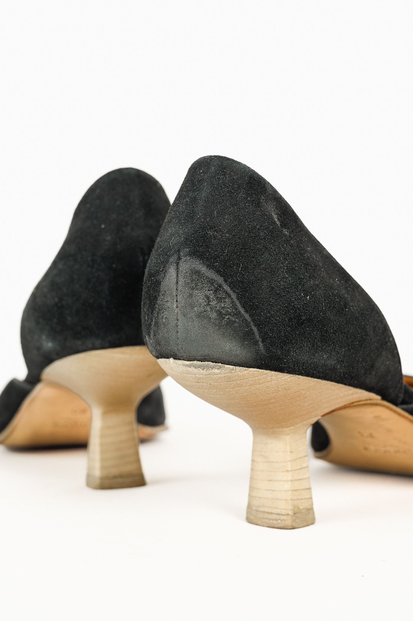 Gucci × Tom Ford Gucci Tom Ford Era Black-Suede Pointed Toe Kitten Heels Size US 7 / IT 37 - 9 Thumbnail