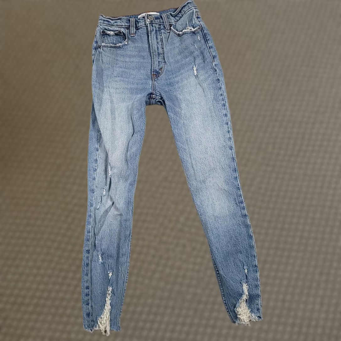 Abercrombie & Fitch Abercrombie & Fitch Jeans Womens 24 The Skinny High Rise Distressed Denim Blue 00s Cropped Frayed Pockets High Rise Slim Womens Jeans Size 42" / US 20 - 1 Thumbnail