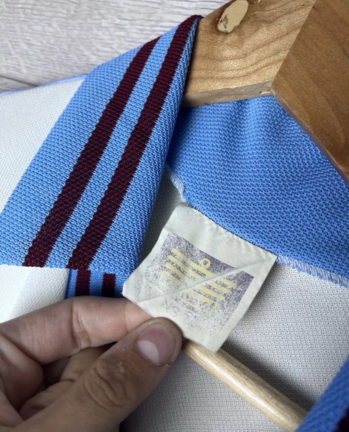 Vintage vintage soccer jersey West Ham United 1977/78 Admiral retro Size US S / EU 44-46 / 1 - 11 Thumbnail