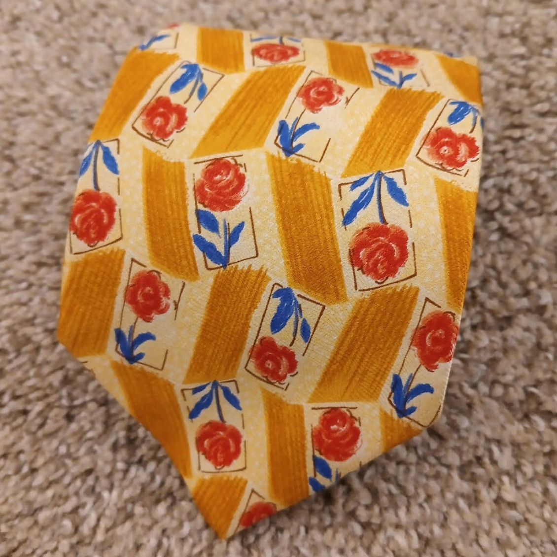 Jos. A. Bank Jos. A. Bank Necktie Silk Gold Floral USA Made 56" Tie Men Vintage No Short 56" Silk Gold Floral Pointed Classic Width Size ONE SIZE - 2 Thumbnail