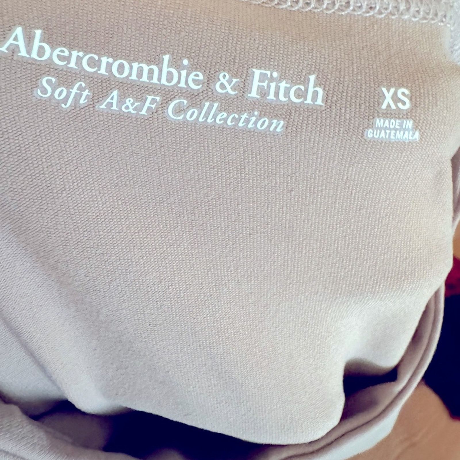 Abercrombie & Fitch Abercrombie & Fitch Seamless Fabric Crew Bodysuit XS Size XS / US 0-2 / IT 36-38 - 2 Thumbnail