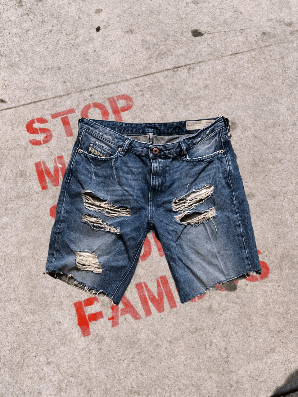 Diesel DIESEL Denim Shorts Classic Look DISTRESSED W29 L32 Size 29" - 1 Thumbnail