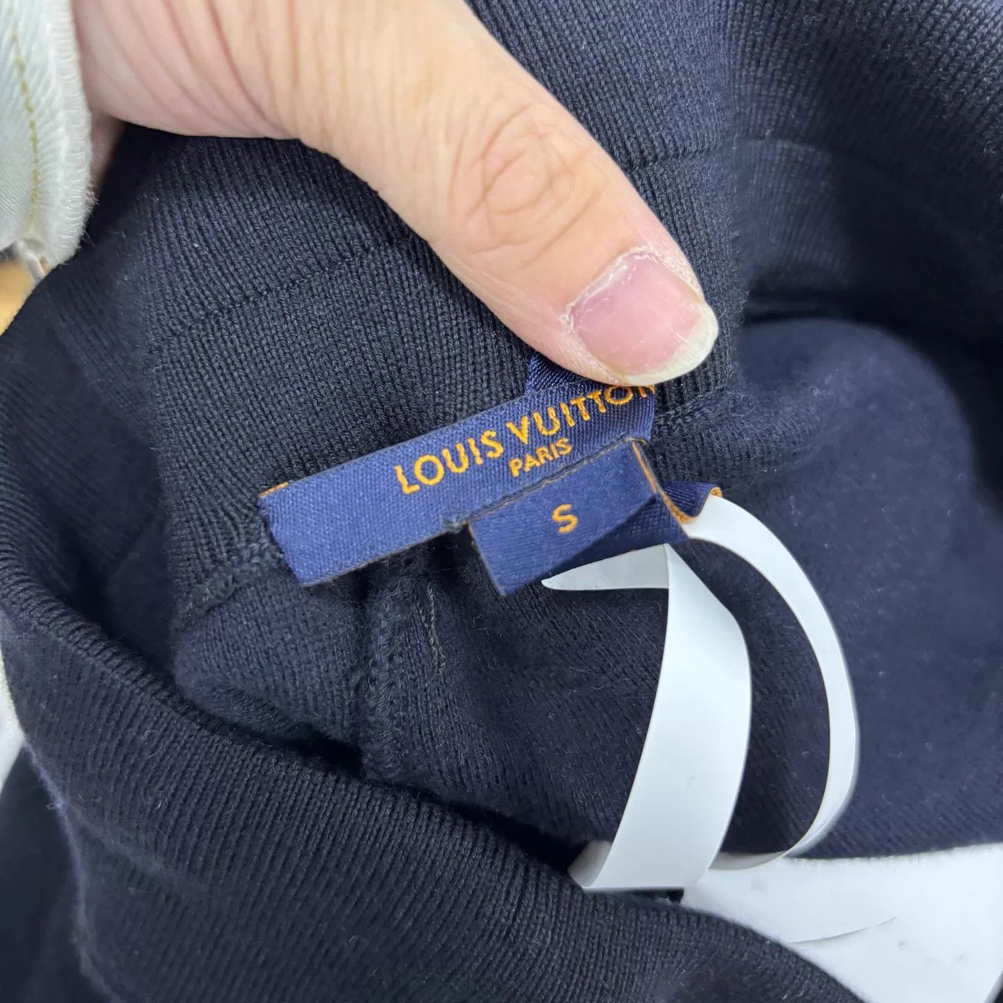 Louis Vuitton LOUIS VUITTON 98N LV Drawstring Cuffed Knit Sweatpants S Size 26" / US 2 / IT 38 - 4 Thumbnail