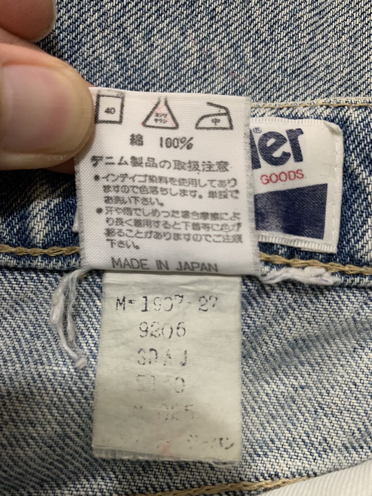 Wrangler Vintage Wrangler Distressed Denim Size US 33 - 14 Thumbnail