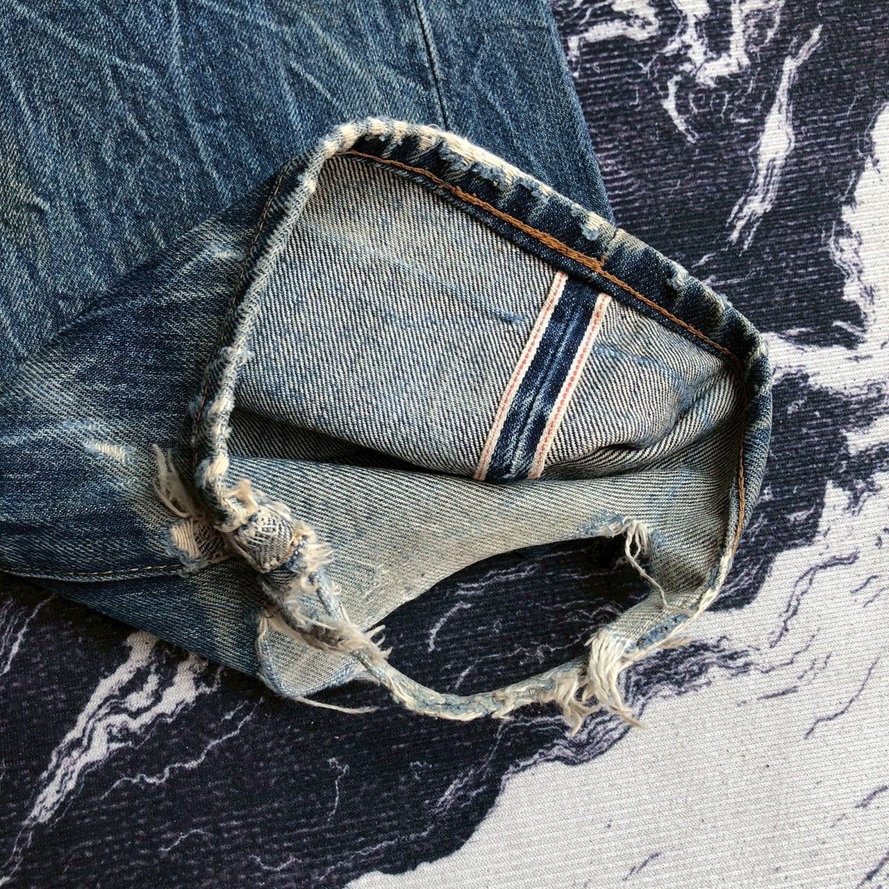 Levi's Vintage Clothing Vintage Levi’s 501 Big E Distressed Selvedge Denim Size US 32 / EU 48 - 9 Thumbnail