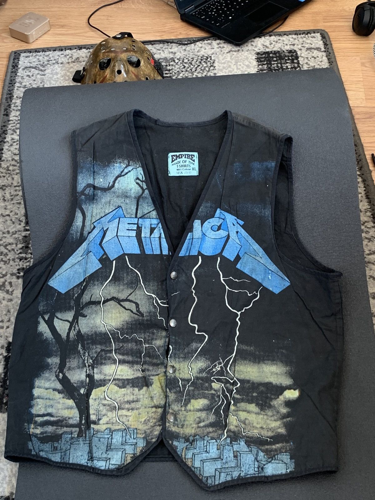 Metallica VINTAGE 90s METALLICA ALL OVER PRINT EMPIRE METAL BAND VEST Size US XL / EU 56 / 4 - 2 Thumbnail