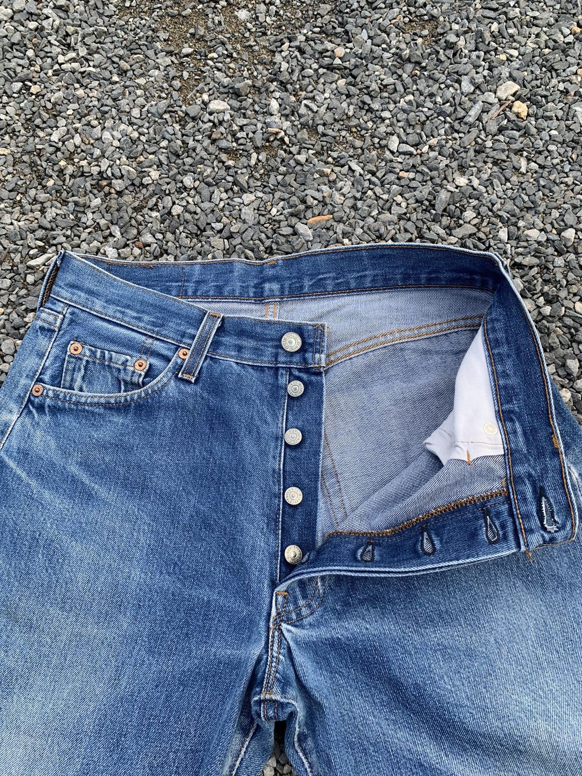 Levi's VINTAGE LEVIS 501 BIG E 555 SELVEDGE FADED DISTRESSED DENIM Size US 29 - 12 Thumbnail