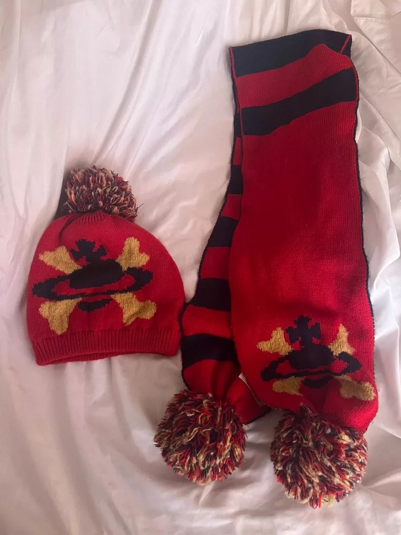 Vivienne Westwood Vivienne Westwood Saturn red hat scarf Size ONE SIZE - 1 Thumbnail
