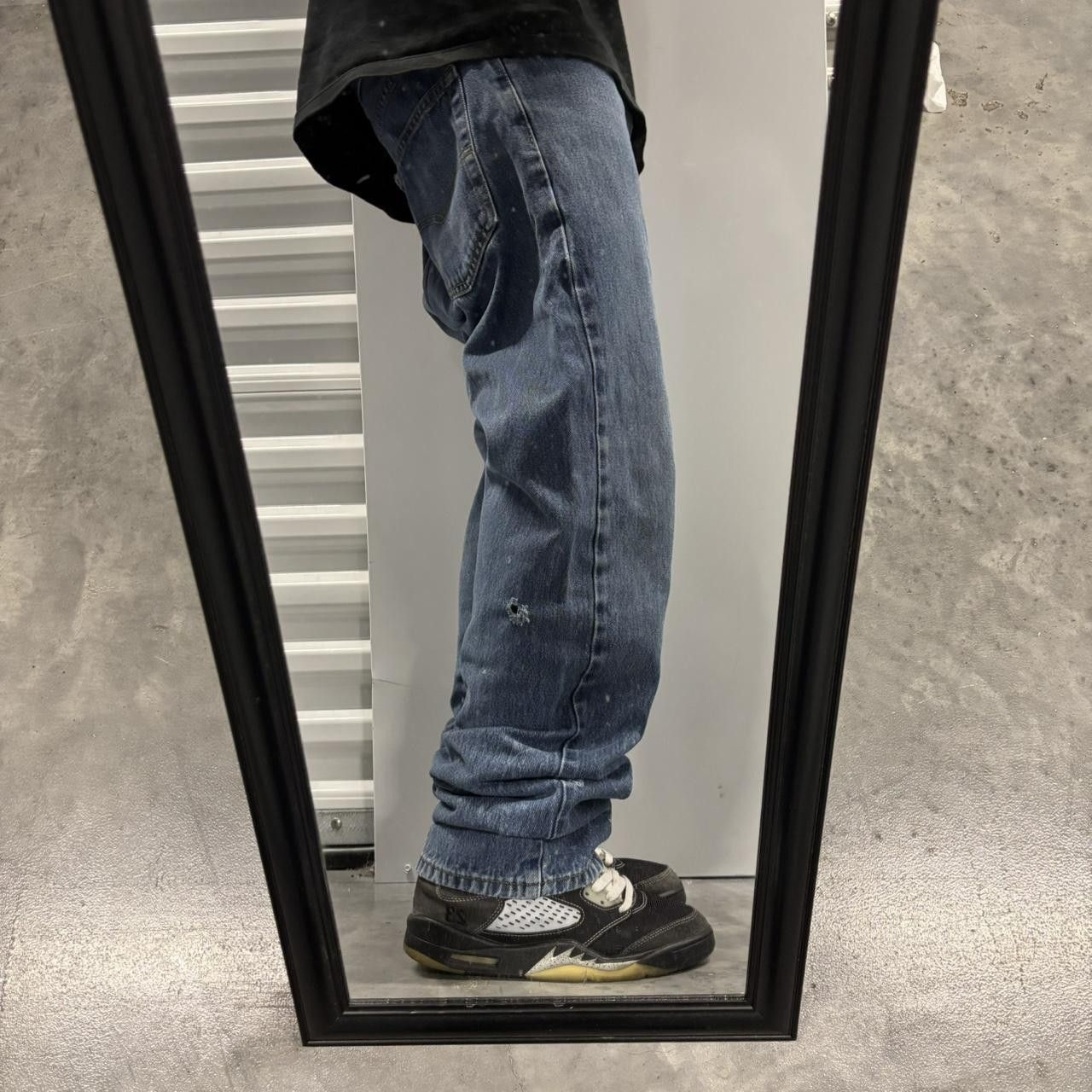 Levi's × Vintage Crazy Vintage Y2K/2000s Grunge Dark Wash Levi’s Denim Jeans! Size US 34 / EU 50 - 2 Thumbnail