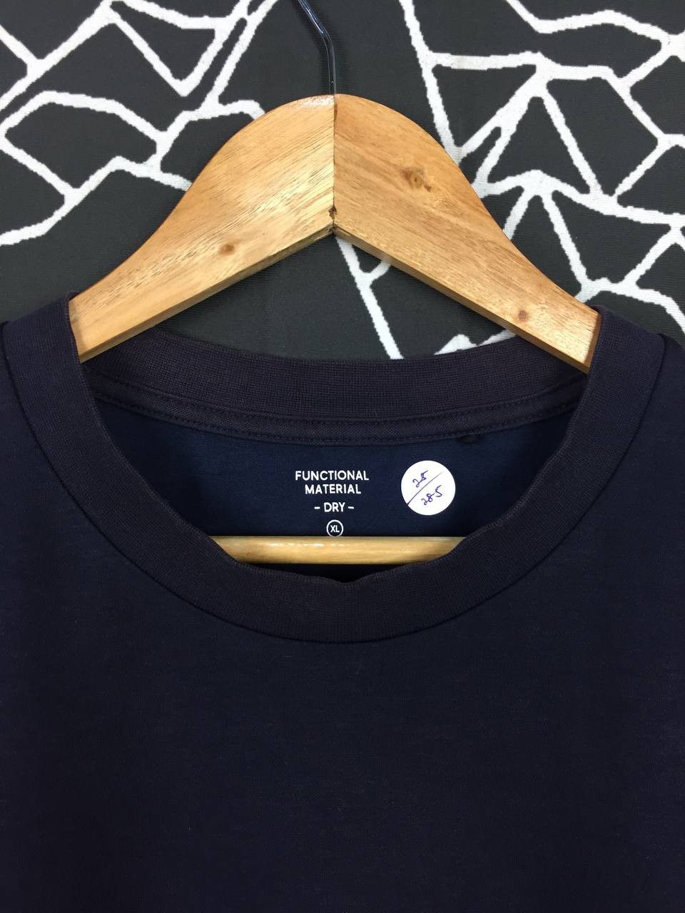 GU × Japanese Brand GU Functional Material Dry Casual Plain Tee Size US XL / EU 56 / 4 - 5 Thumbnail
