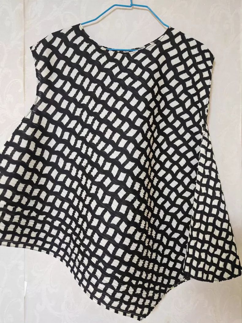Issey Miyake issey miyake size:5 Black and white checkered vest 2505-Ne Size XXS / US 00 / IT 34 - 1 Thumbnail
