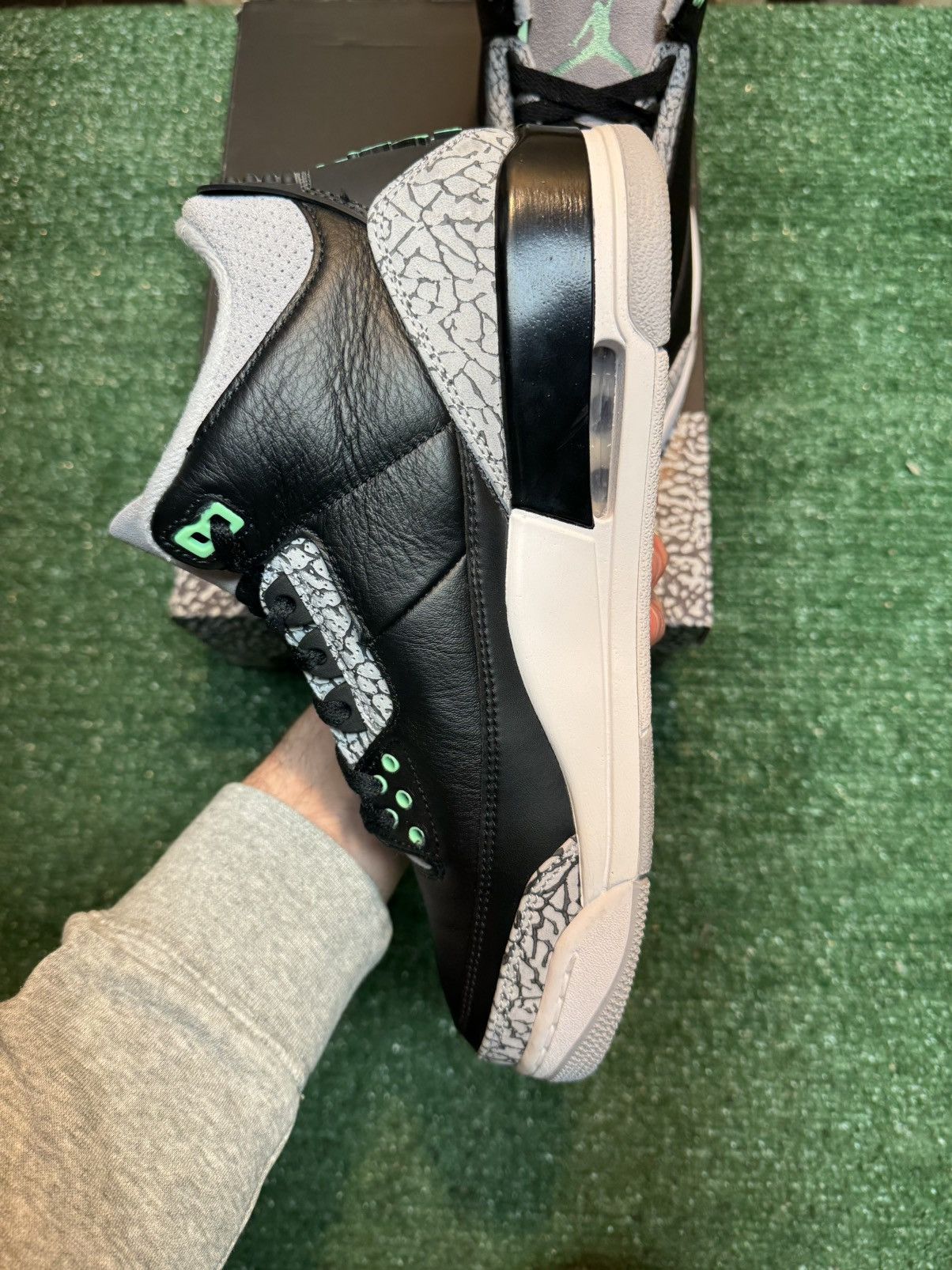 Jordan Brand Jordan Retro 3 Green Glow Size 9 Size US 9 / EU 42 - 3 Thumbnail