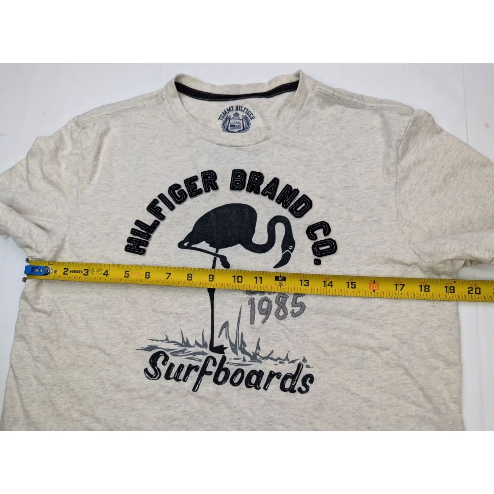 Tommy Hilfiger VINTAGE Tommy Hilfiger Shirt Men Small Gray Black Surf Embroidered Tee Size US S / EU 44-46 / 1 - 5 Thumbnail