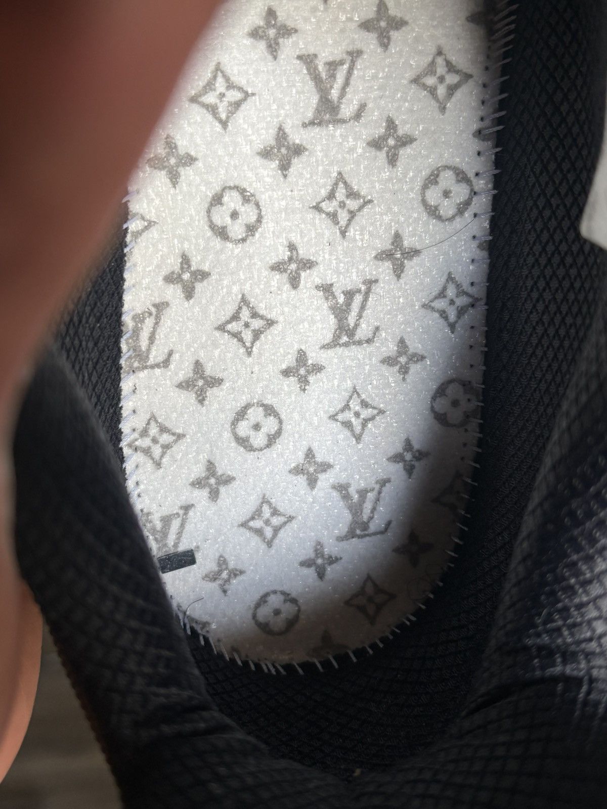 Louis Vuitton Louis Vuitton tatic sneakers Size US 10 / EU 43 - 7 Thumbnail
