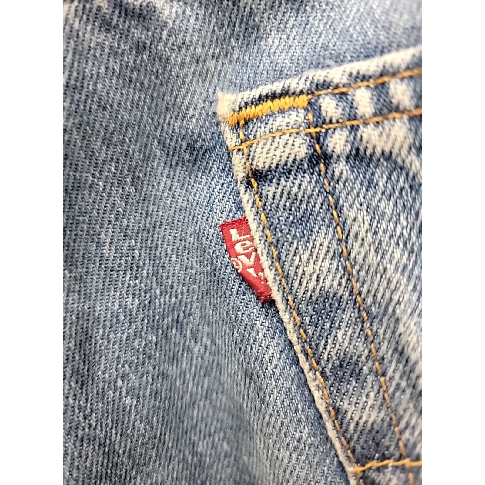 Levi's VINTAGE Levi's 505 Jeans Men 34x32 Blue Light Wash Regular Fit Straight Leg Jeans Size US 34 / EU 50 - 5 Thumbnail