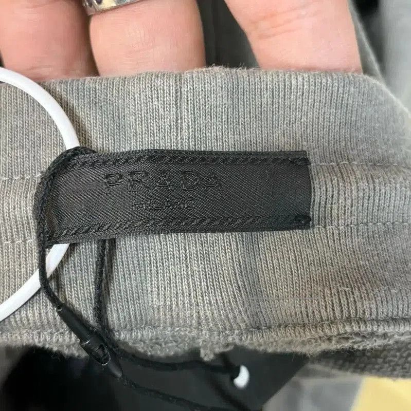Prada Prada Gray Cotton Logo Sweatpants for Men. Size US 34 / EU 50 - 4 Thumbnail