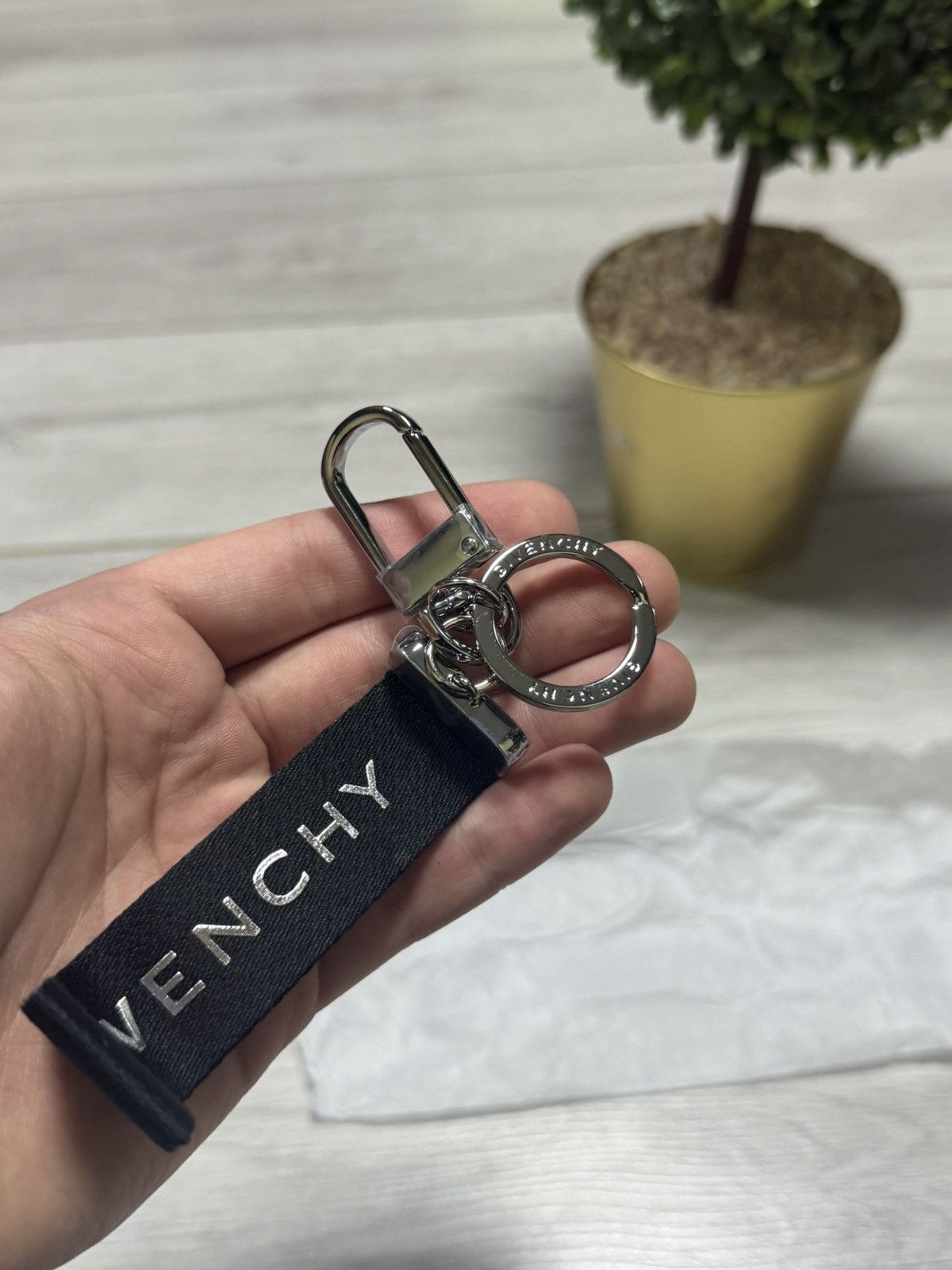 Givenchy Givenchy strap keychain carabiner spell out big logo Size ONE SIZE - 5 Thumbnail