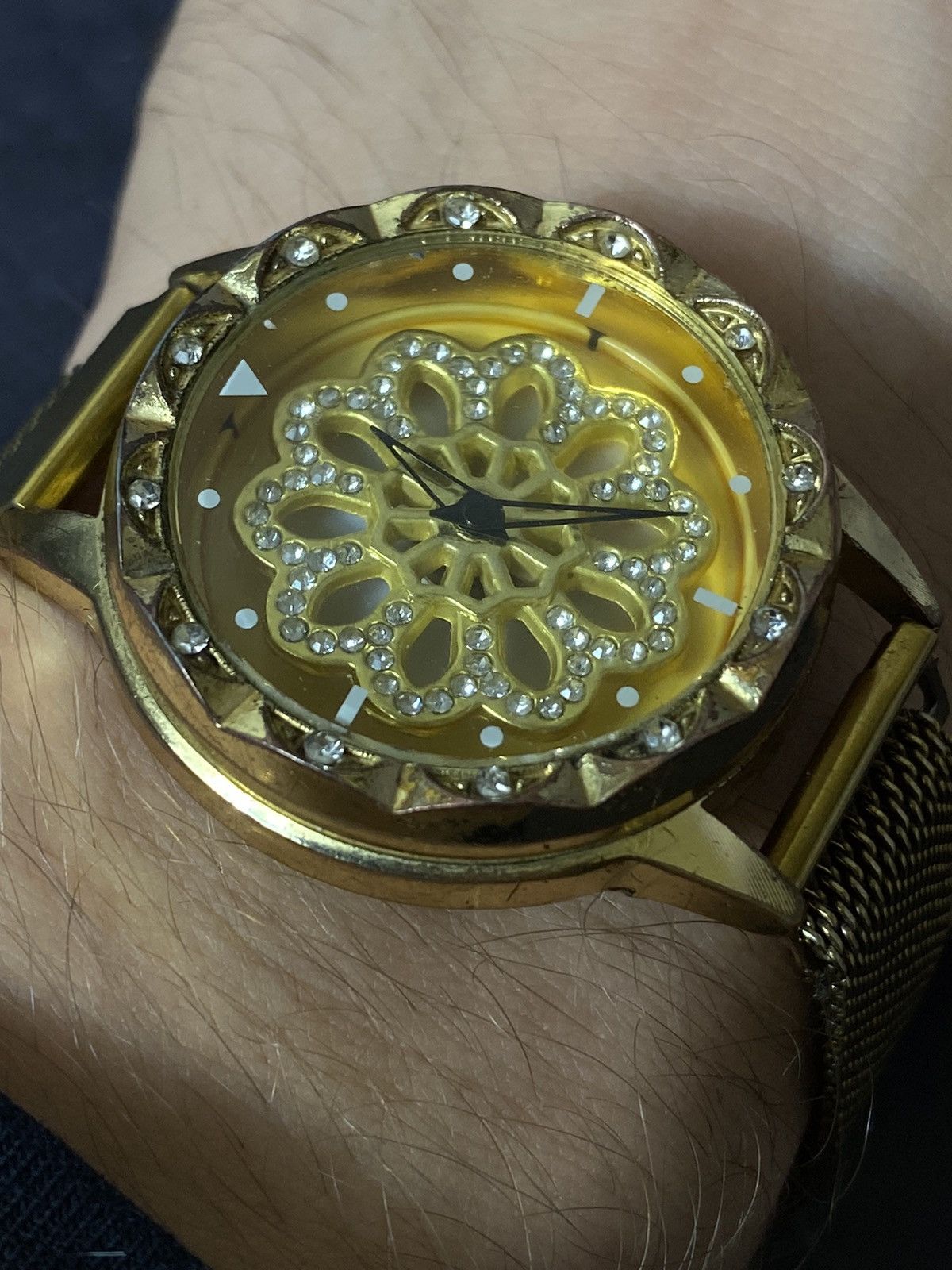 Japanese Brand Vintage Spinning Flower Dial Watch Size ONE SIZE - 12 Thumbnail