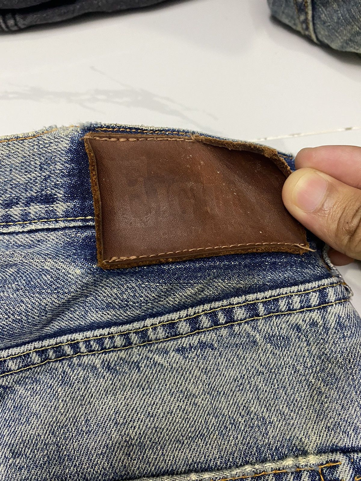 EIGHT-G EIGHT G SELVEDGE DIRT MADE IN JAPAN DISTRESS DENIM JEANS Size US 32 / EU 48 - 12 Thumbnail