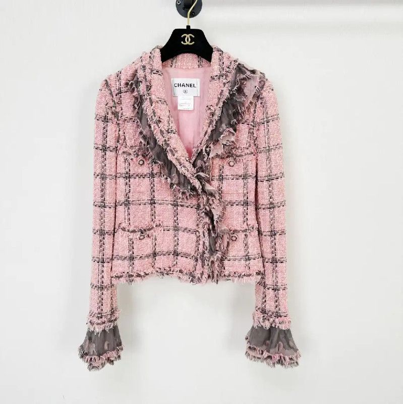 Chanel Chanel Pink Winter Coat for Women 0089 Size S / US 4 / IT 40 - 1 Thumbnail