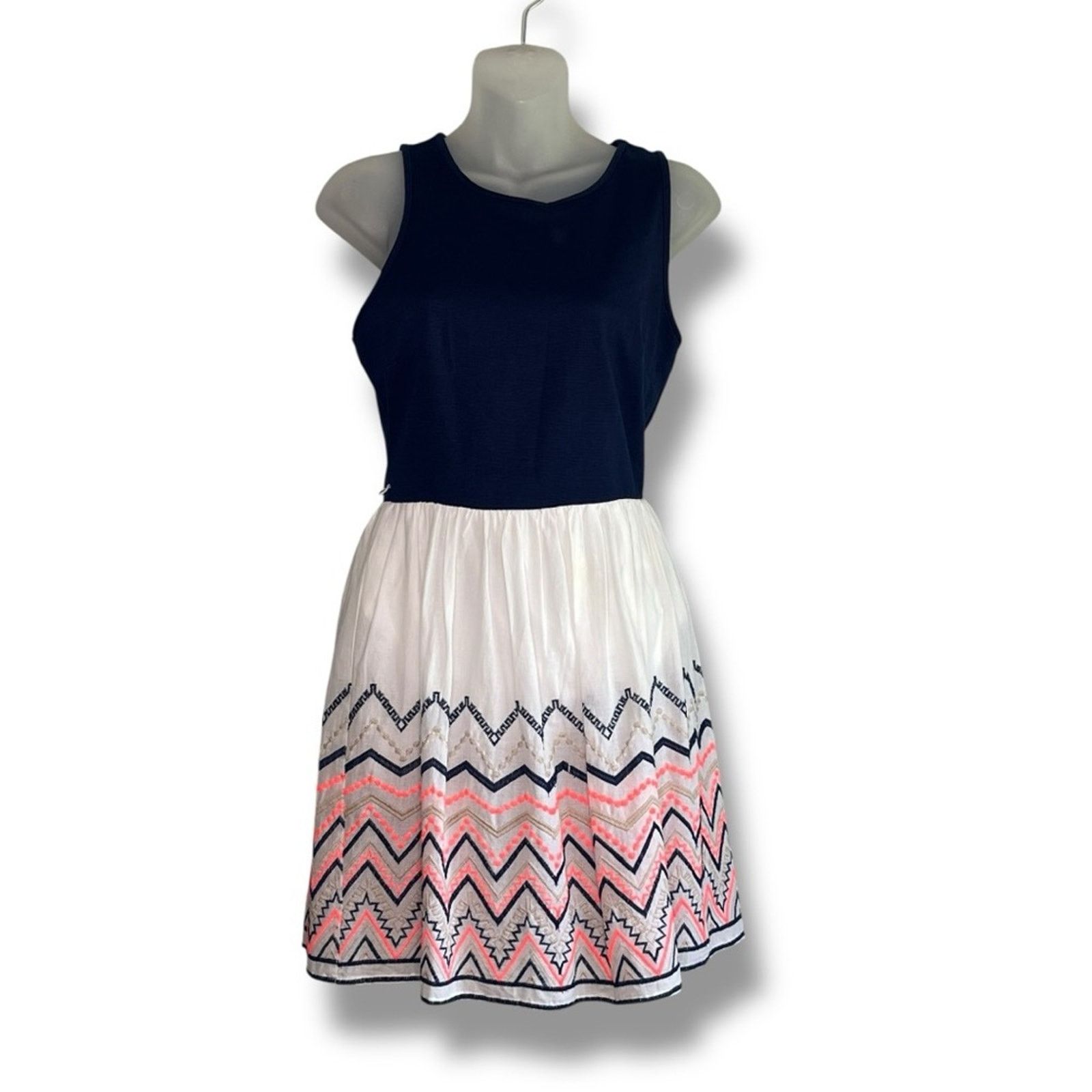 Other City Triangles embroidered open back dress size medium Size M / US 6-8 / IT 42-44 - 2 Thumbnail