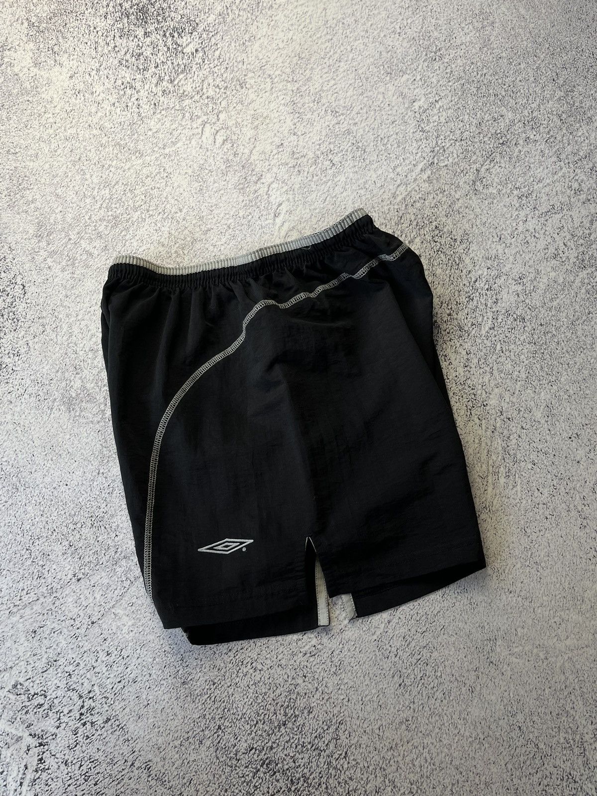 Vintage Vintage Umbro Manchester United Shorts Size M Size US 32 / EU 48 - 10 Thumbnail