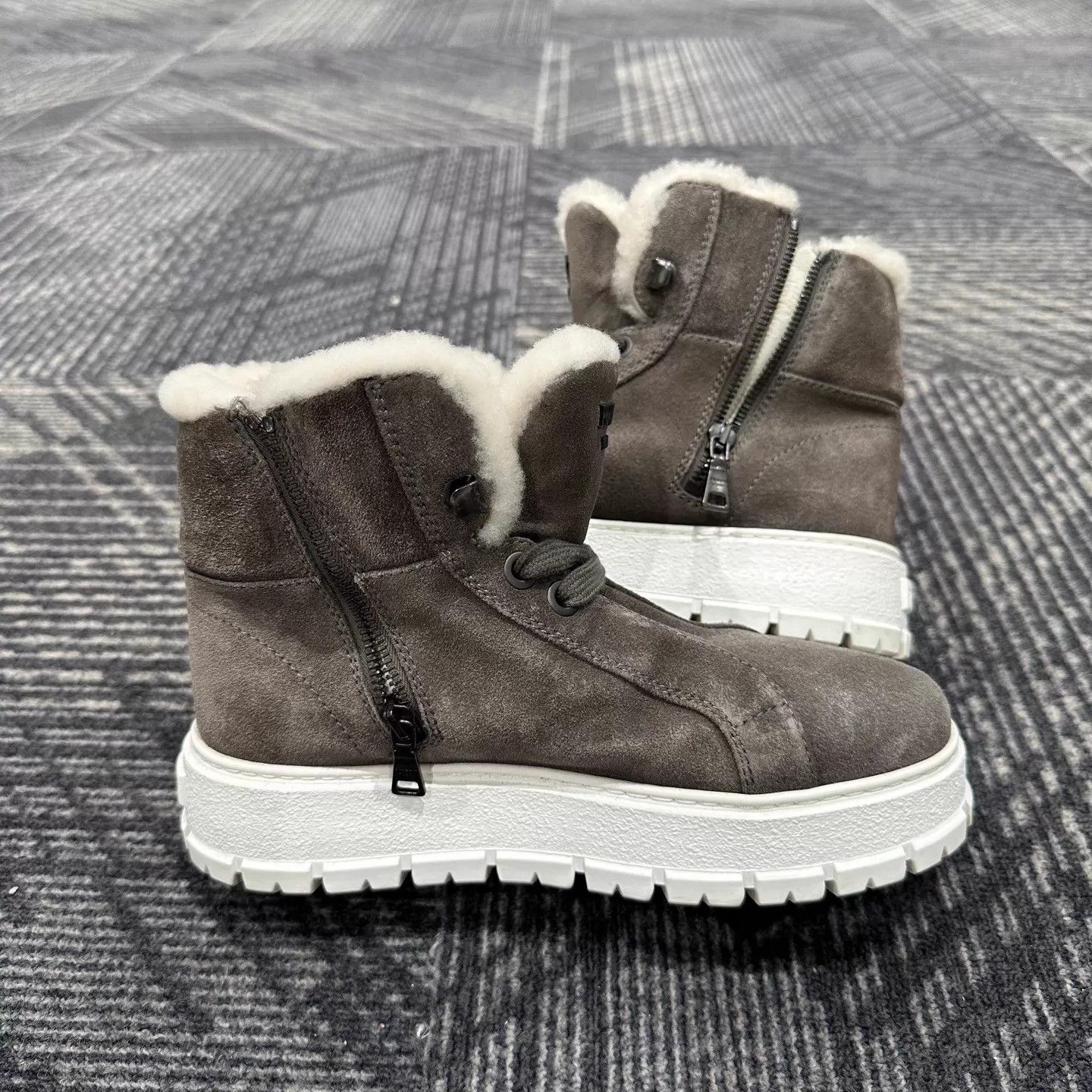 Prada Prada Biscuit Fleece-Lined Ankle Boots 35 99 New Size US 4.5 / IT 34.5 - 5 Thumbnail