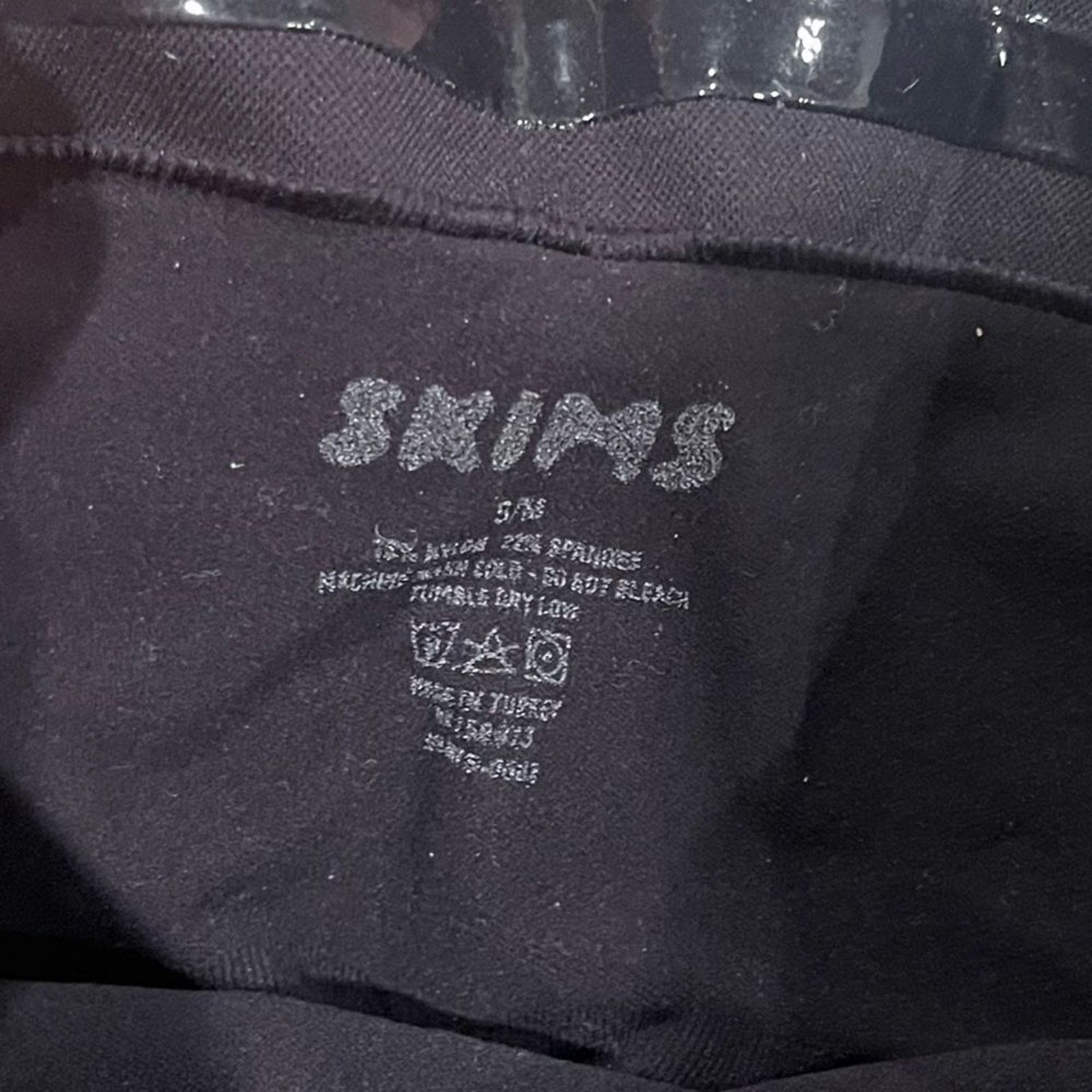 SKIMS NWOT SKIMS Sculpting Shorts Mid Thigh Open Gusset - Size S/M Size ONE SIZE - 2 Thumbnail