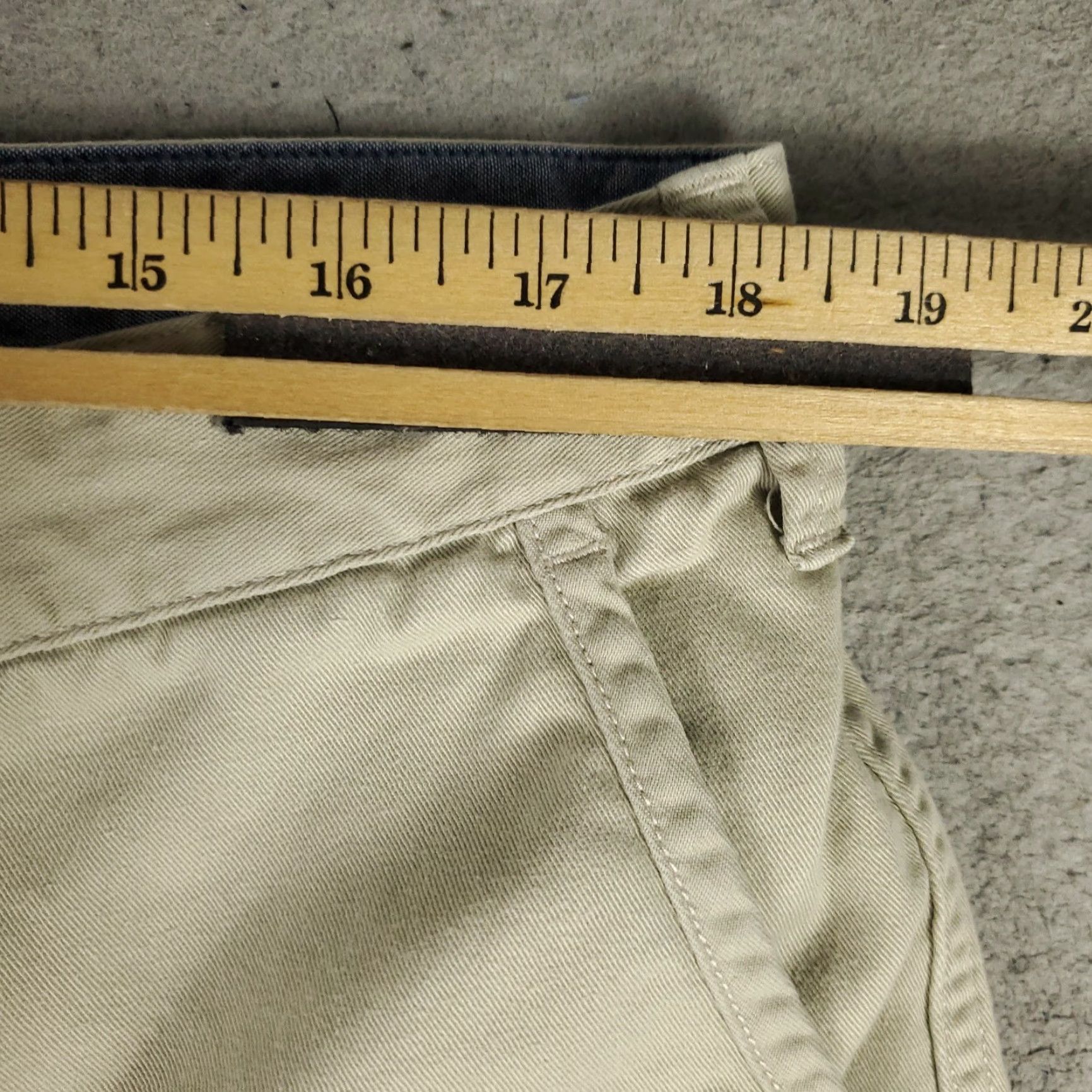 Ralph Lauren Ralph Lauren Shorts Mens Size 38 Beige Relaxed Fit Flat Front Chino Shirt Size US 38 / EU 54 - 4 Thumbnail