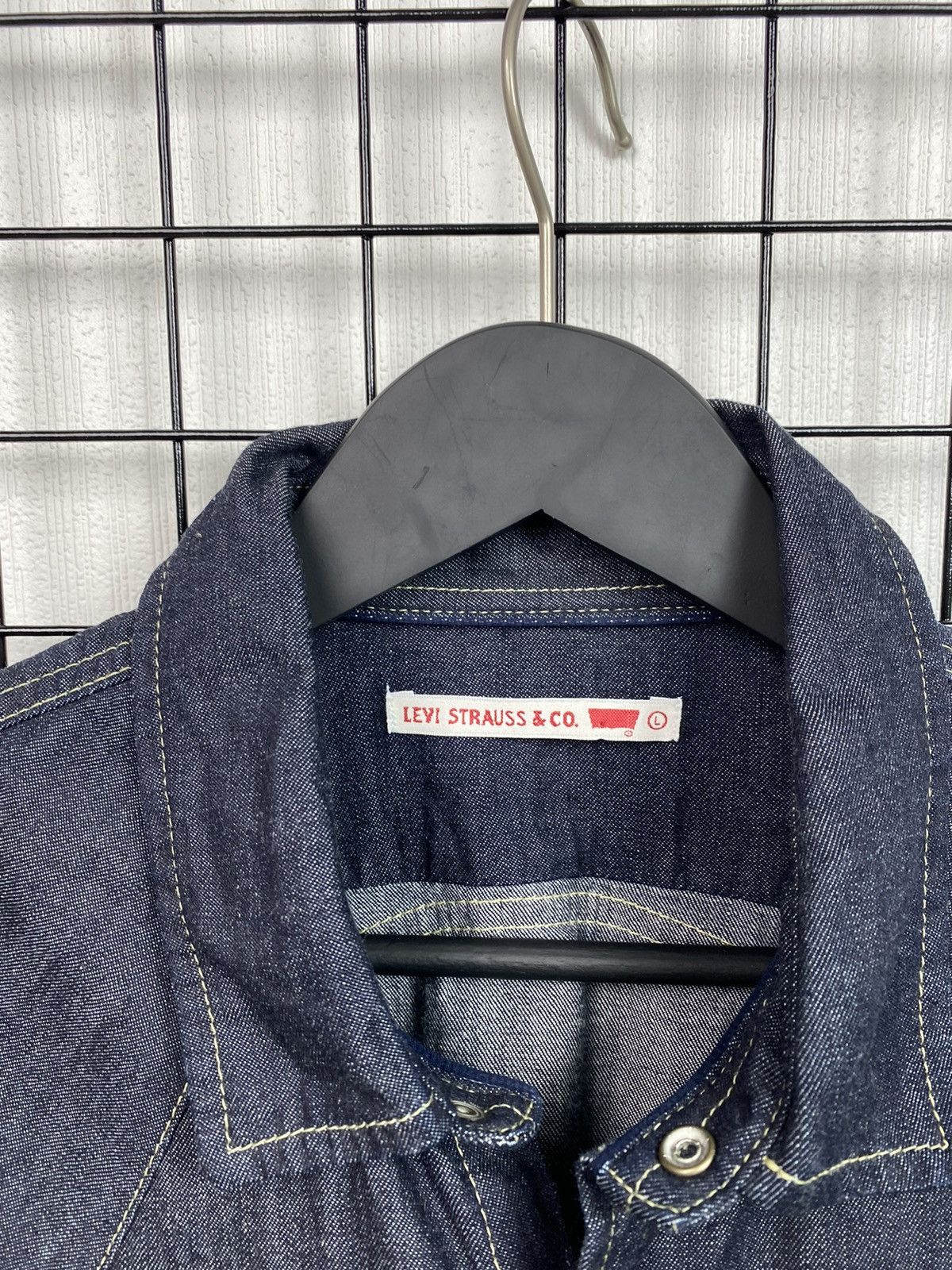 Levi's × Levi's Vintage Clothing × Vintage Vintage Levi’s Strauss & Co Denim Shirt Men’s L Navy Size US L / EU 52-54 / 3 - 7 Thumbnail